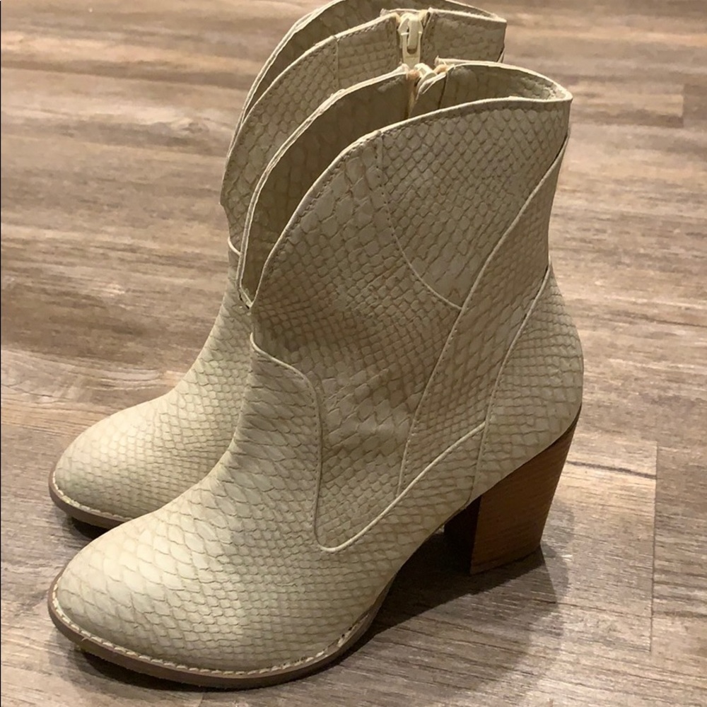 Not Rated White booties, 8